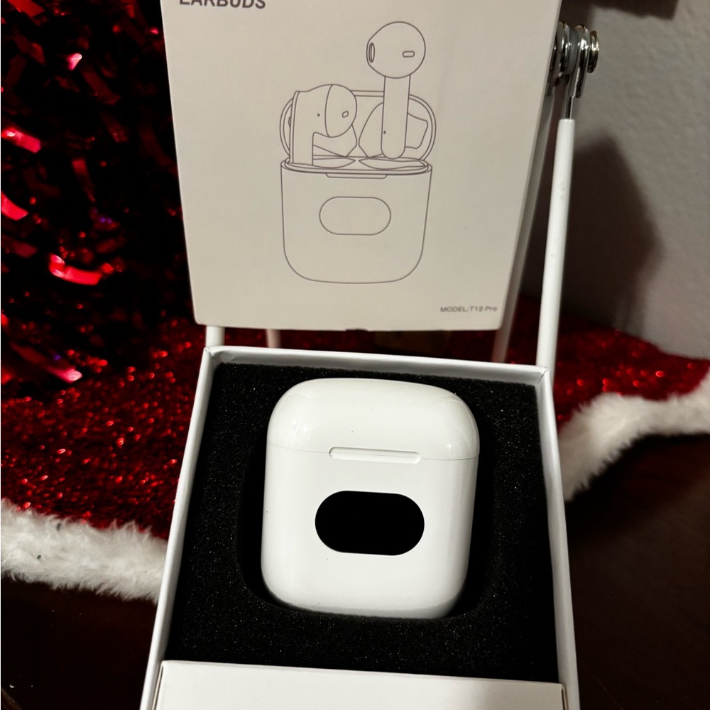 True White Wireless Stereo Earbuds NIB